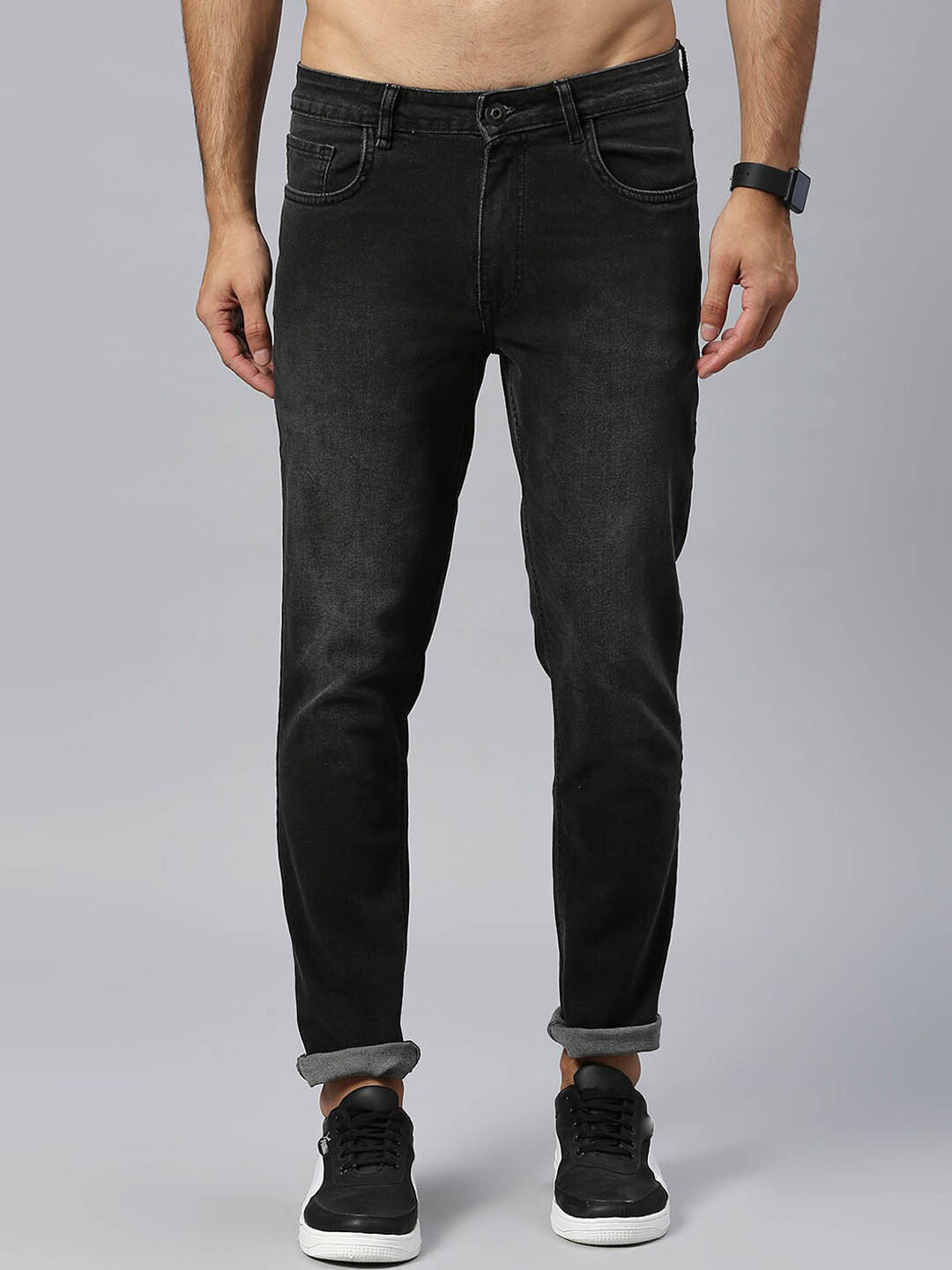 

The Roadster Lifestyle Co. Men Mid-Rise Super Tapered Fit Light Fade Stretchable Jeans, Black
