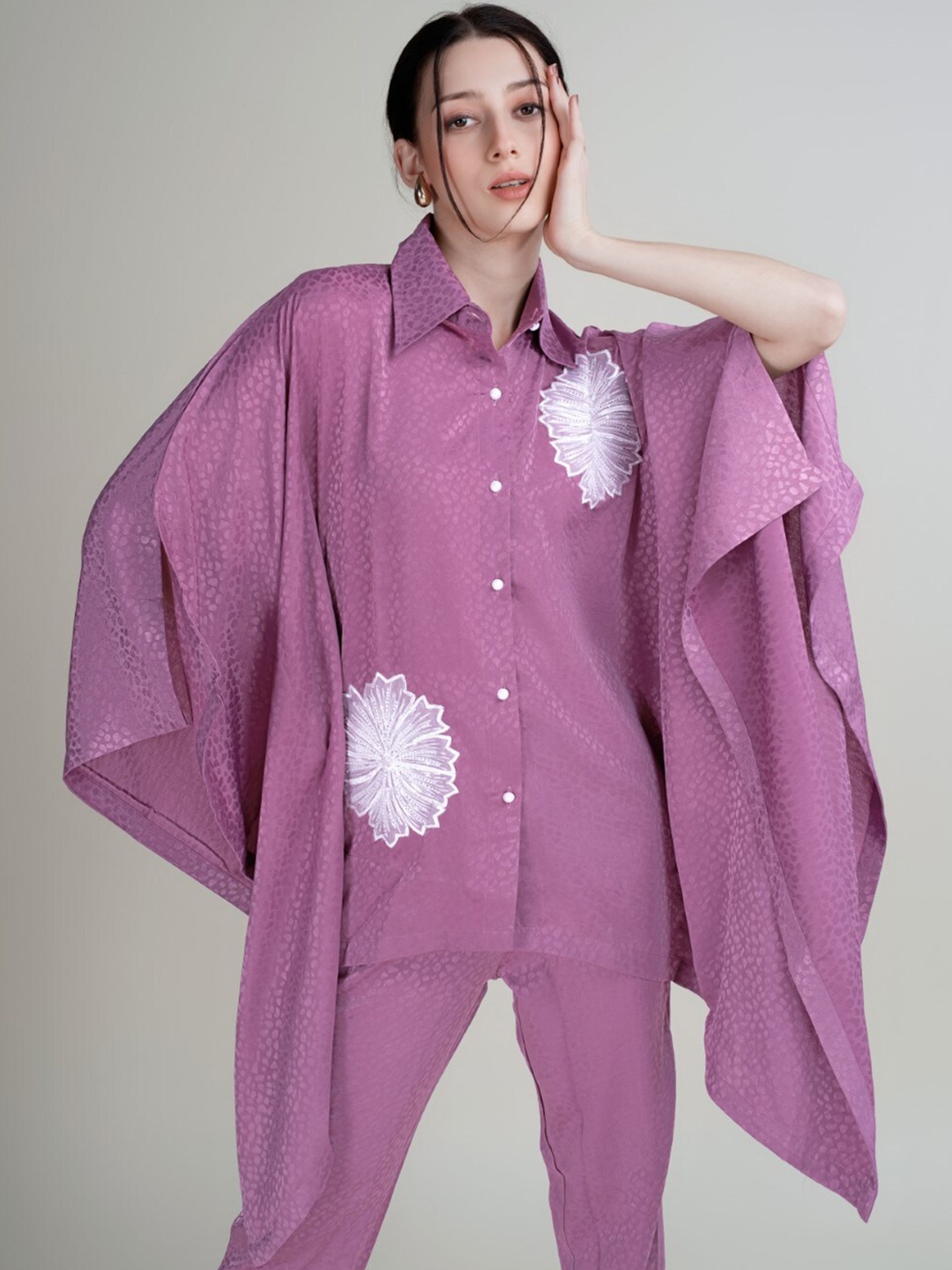 

HOUSE OF MIRA Floral Embroidered Collar Neck Shirt With Trouser, Pink