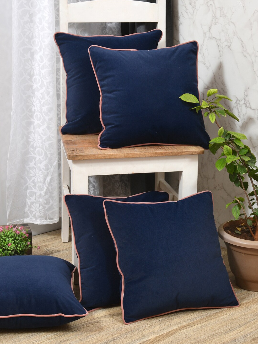 

Clasiko Blue & Pink 5 Pieces Velvet Square Cushion Covers