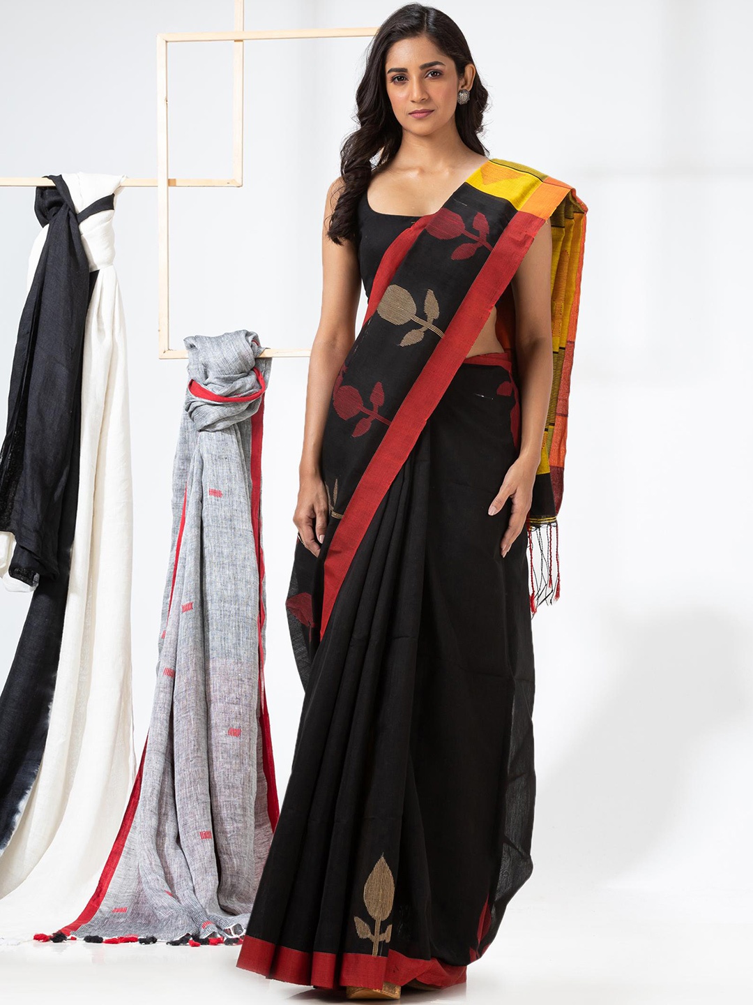 

Angoshobha Floral Woven Design Jamdani Saree, Black