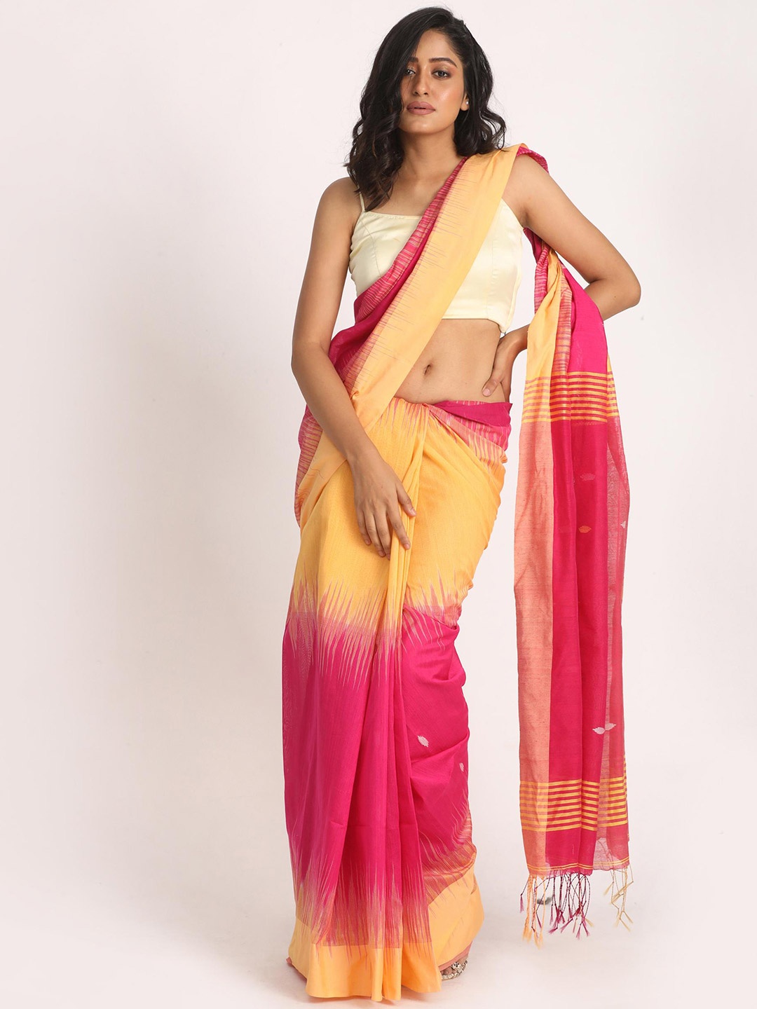 

Angoshobha Geometric Woven Design Jamdani Saree, Pink