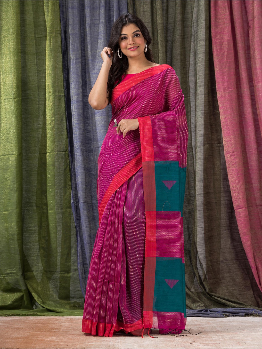 

Angoshobha Striped Woven Design Saree, Fuchsia