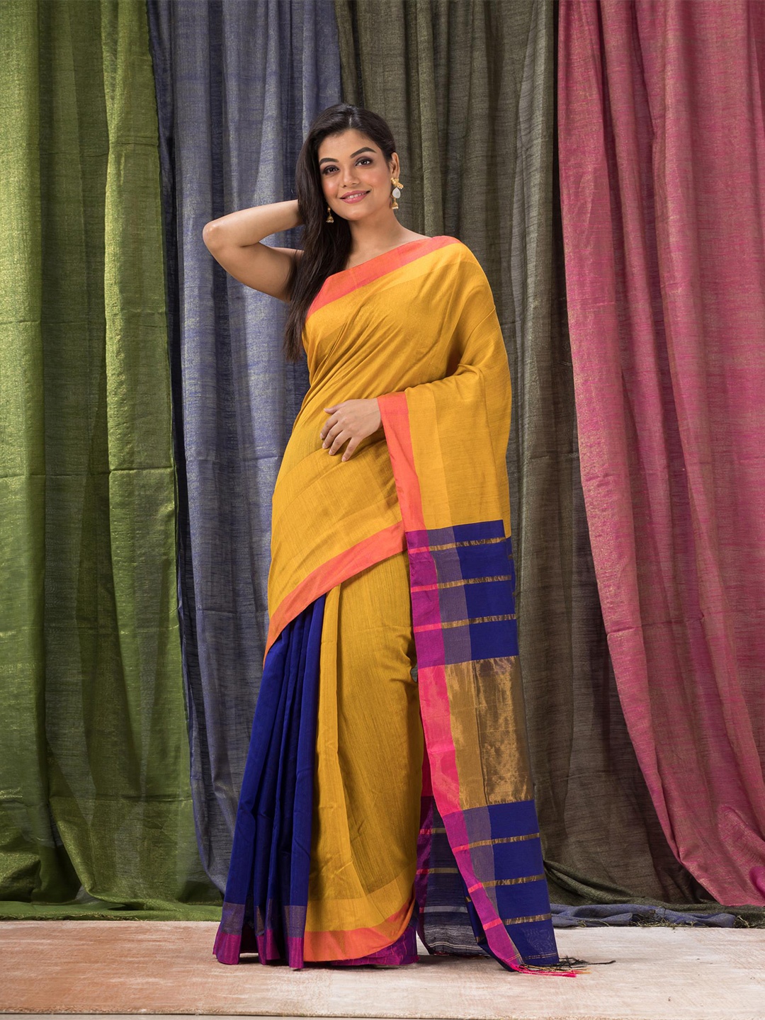 

Angoshobha Colourblocked Saree, Mustard