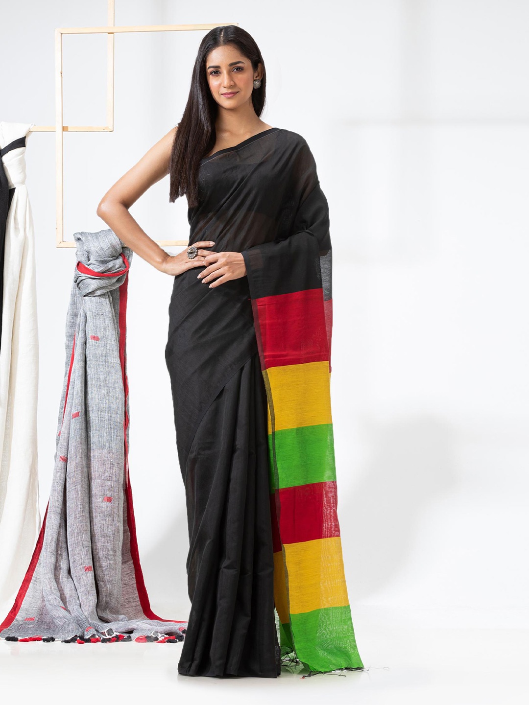 

Angoshobha Woven Design Saree, Black