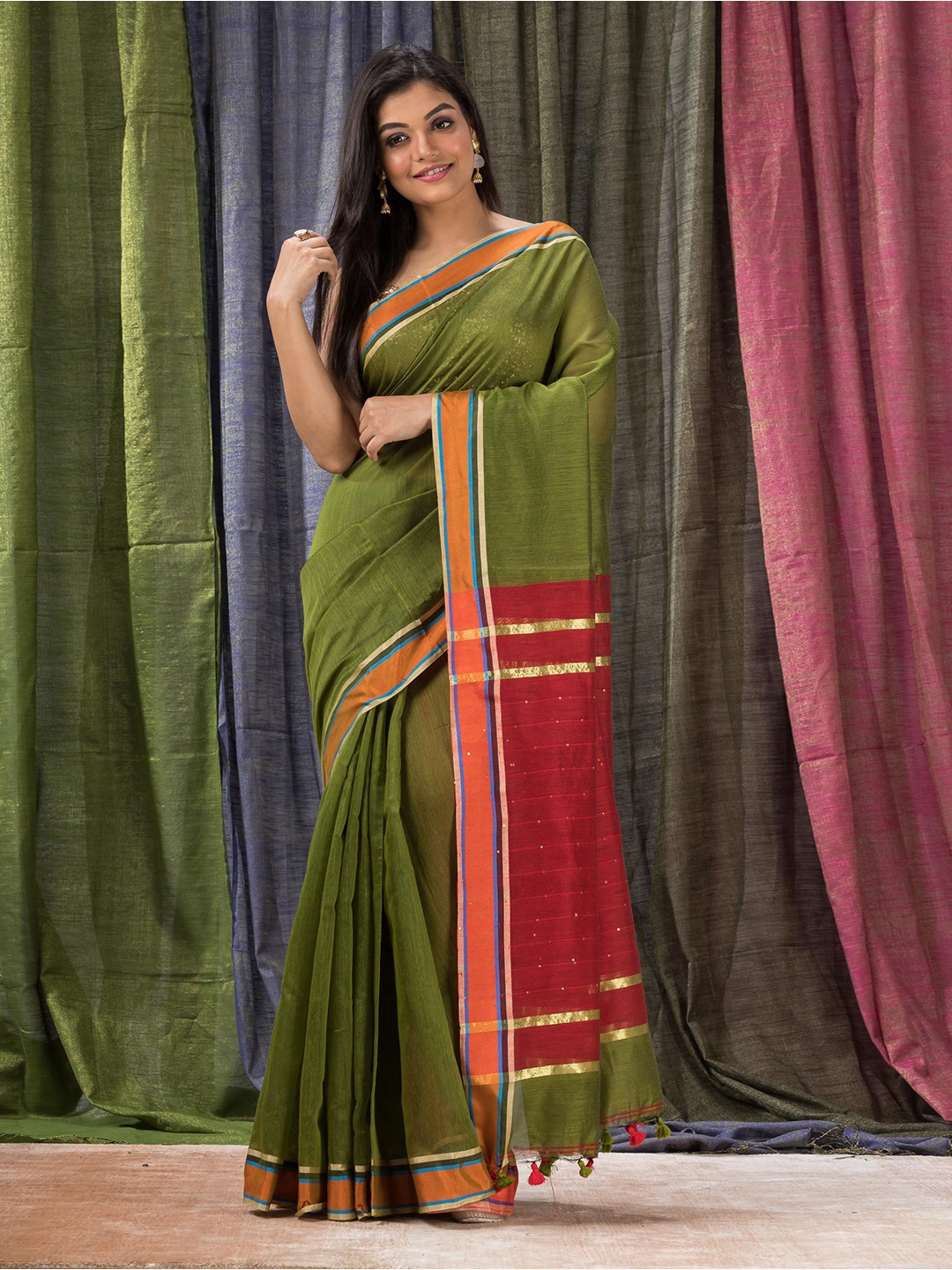 

Angoshobha Sequinned Saree, Green
