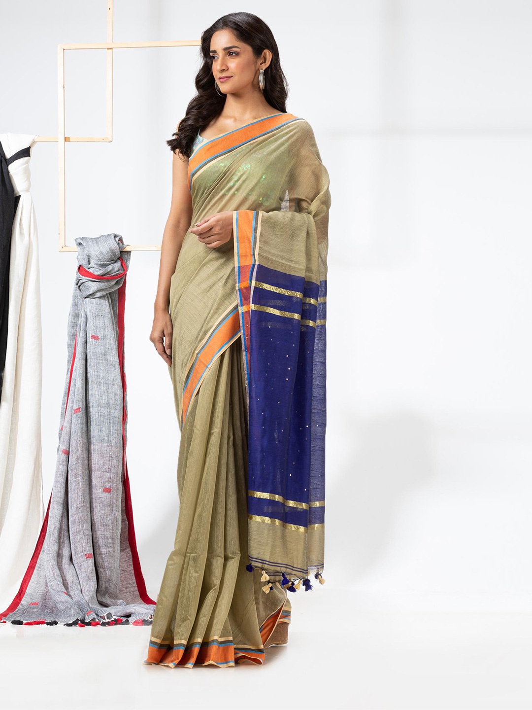 

Angoshobha Woven Design Saree, Beige