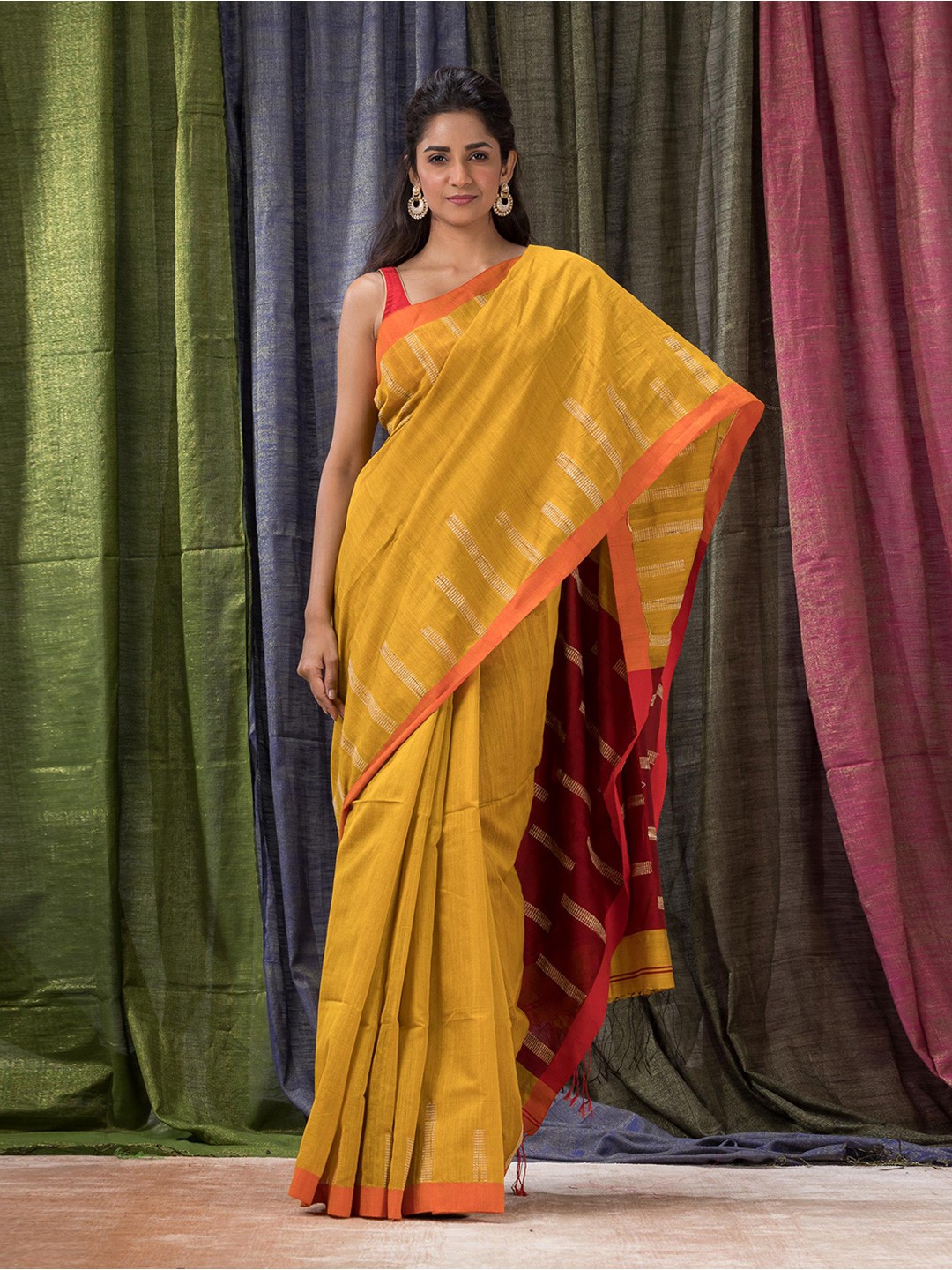

Angoshobha Geometric Woven Design Jamdani Saree, Yellow