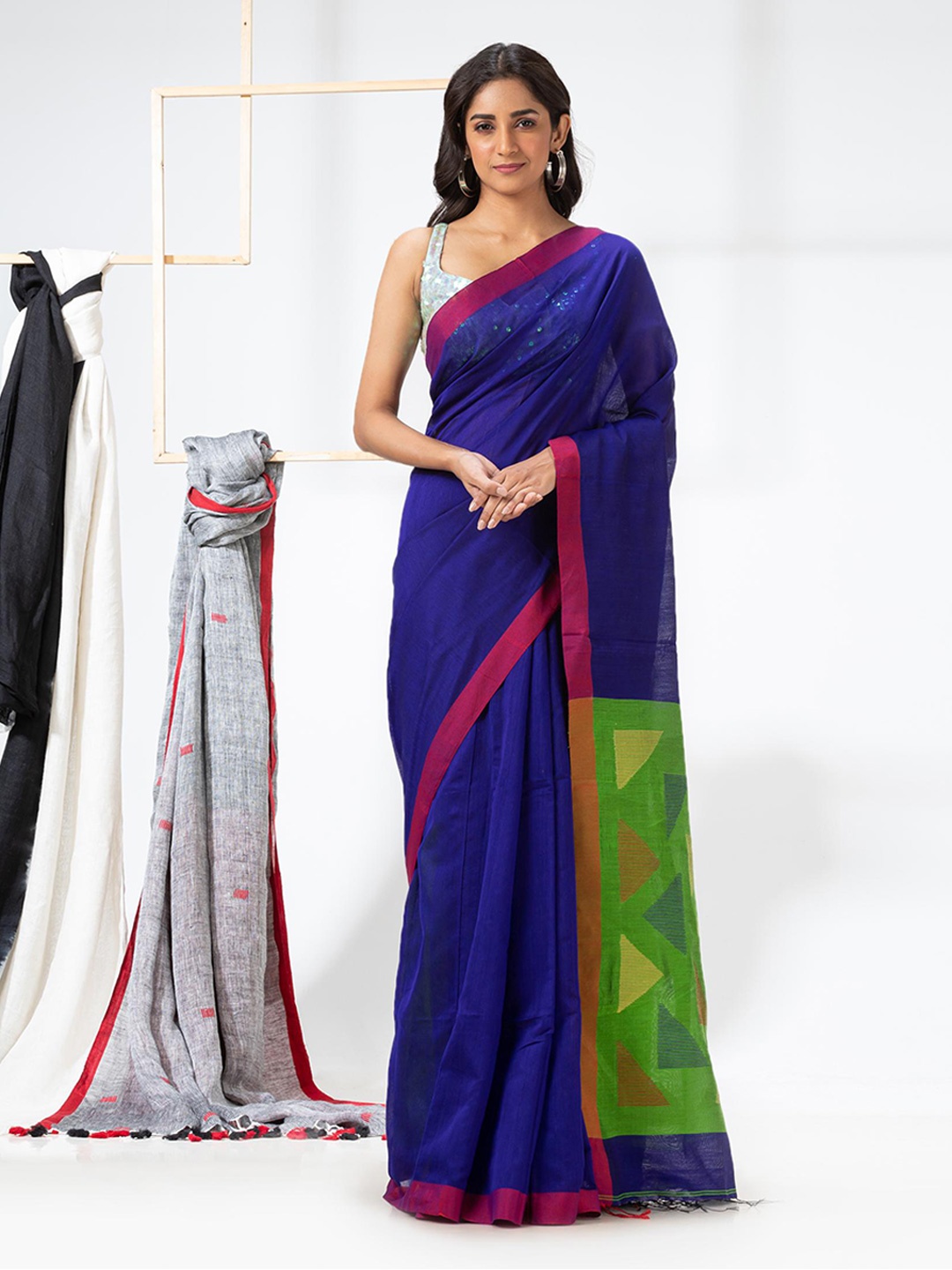 

Angoshobha Geometric Woven Design Jamdani Saree, Blue