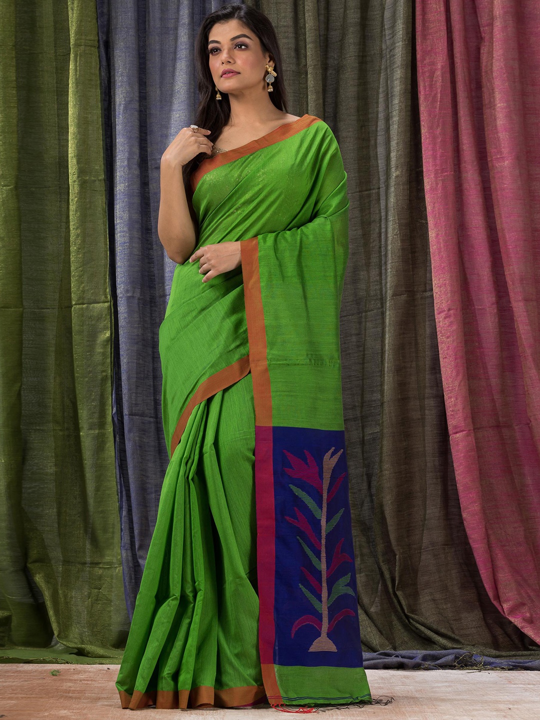 

Angoshobha Woven Design Jamdani Saree, Green