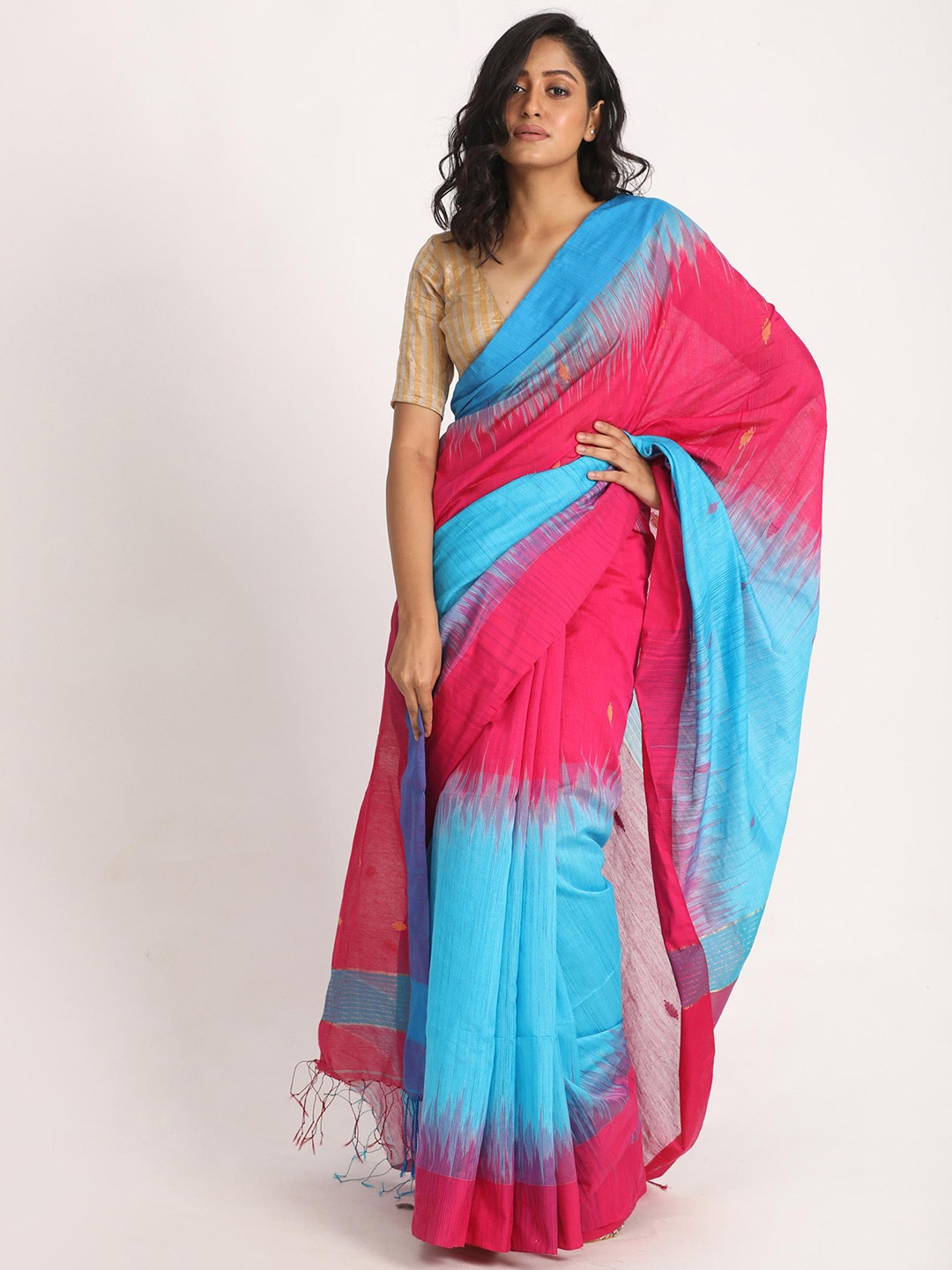 

Angoshobha Geometric Woven Design Jamdani Saree, Fuchsia