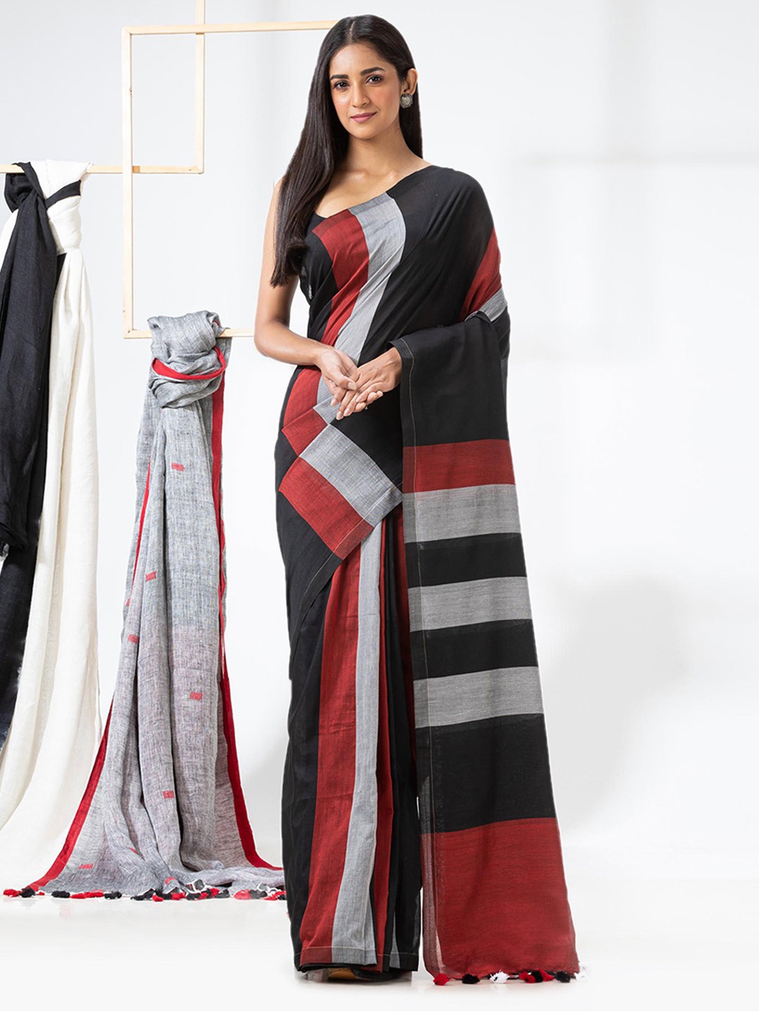 

Angoshobha Striped Pure Cotton Saree, Black