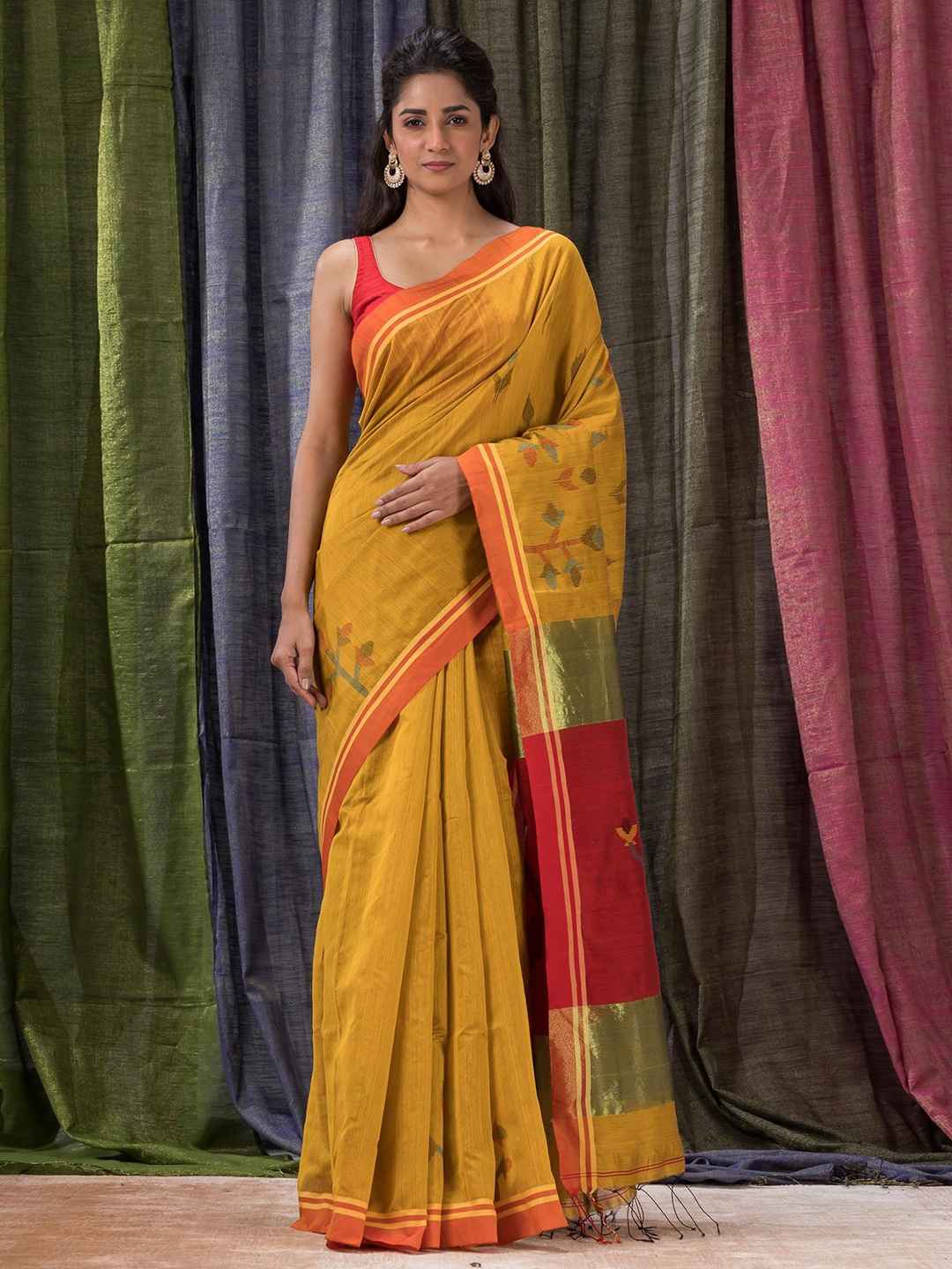 

Angoshobha Ethnic Motifs Woven Design Jamdani Saree, Gold