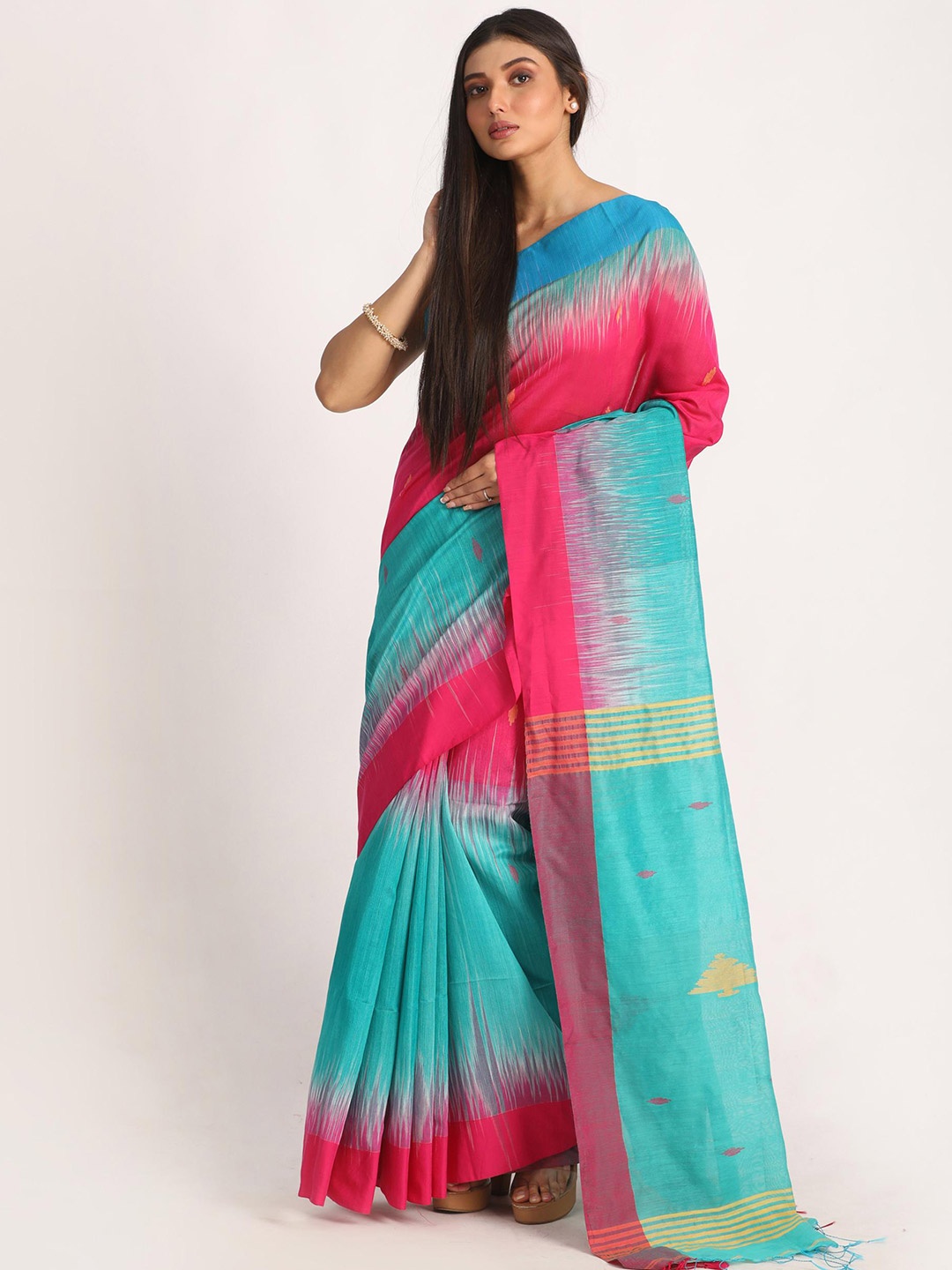 

Angoshobha Geometric Woven Design Jamdani Saree, Fuchsia