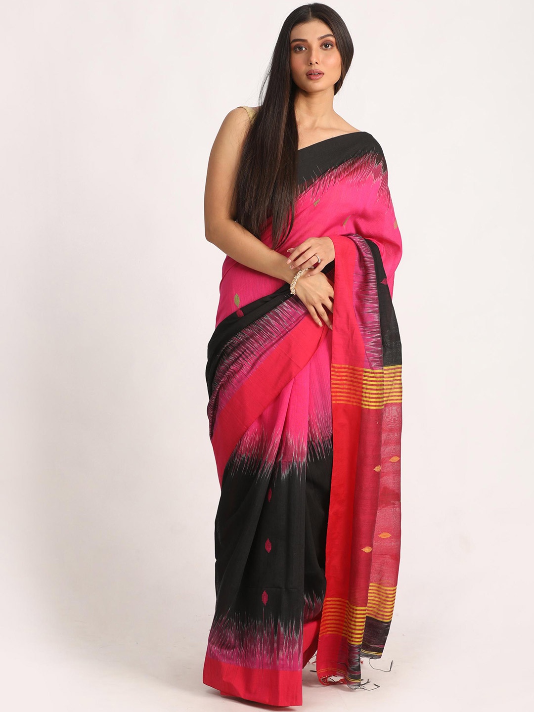 

Angoshobha Geometric Woven Design Jamdani Saree, Fuchsia