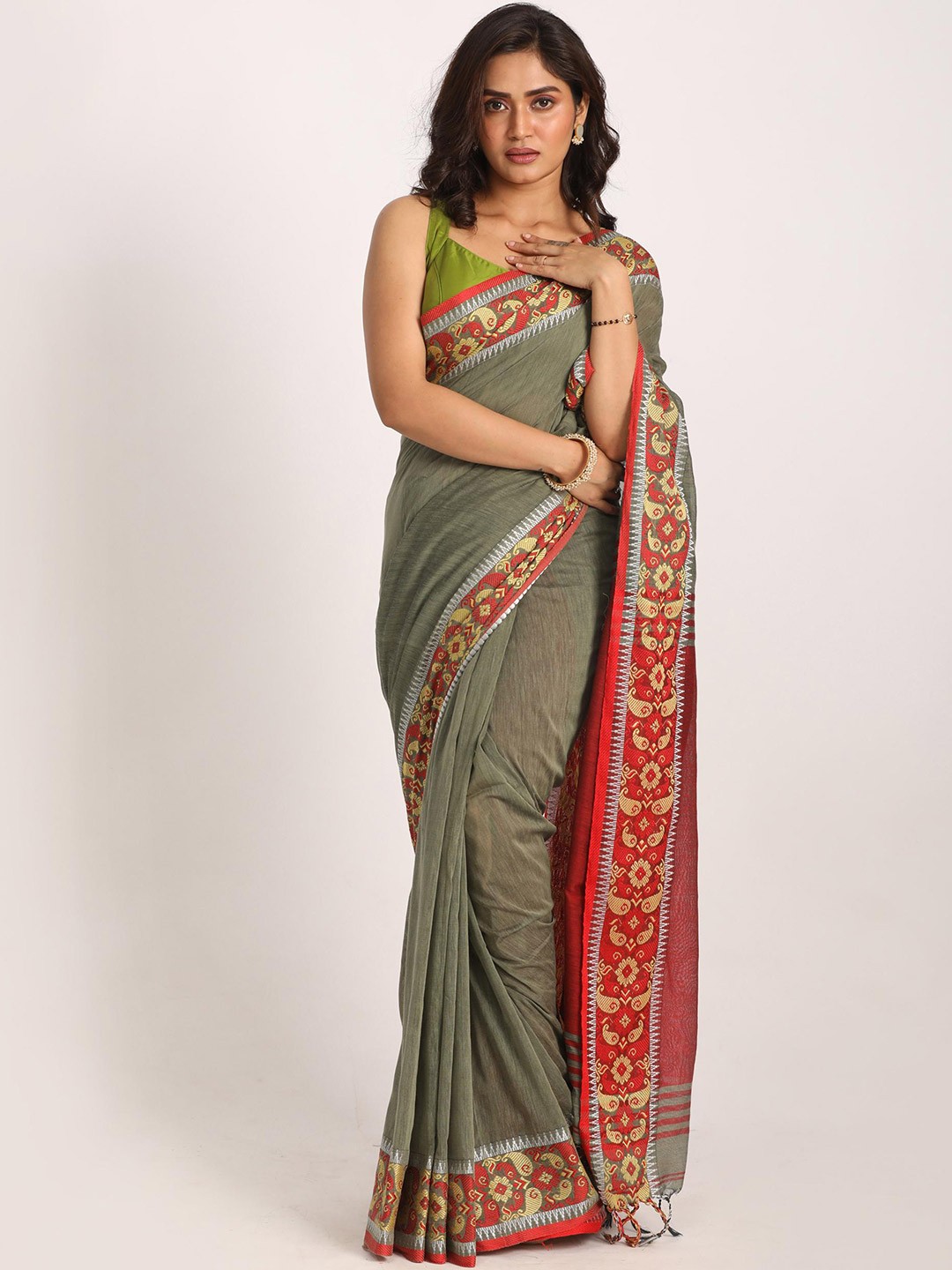 

Angoshobha Woven Design Pure Cotton Saree, Grey