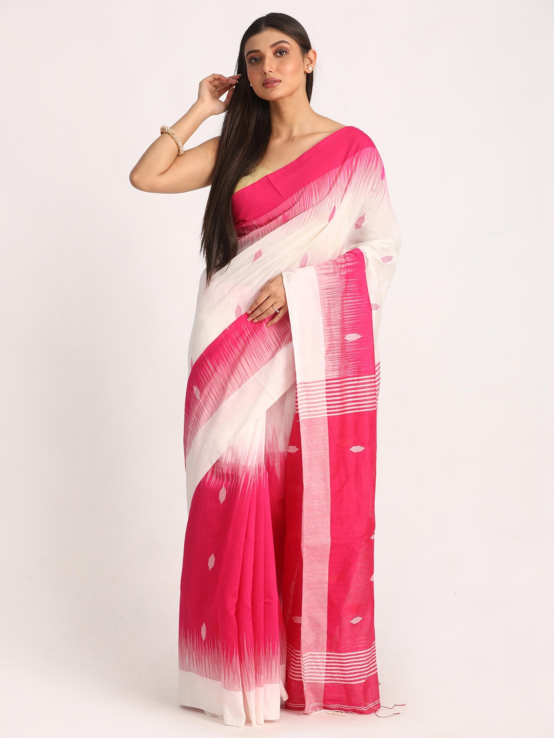 

Angoshobha Colourblocked Woven Design Jamdani Saree, Fuchsia