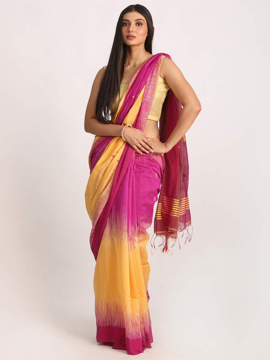 

Angoshobha Geometric Woven Design Jamdani Saree, Fuchsia