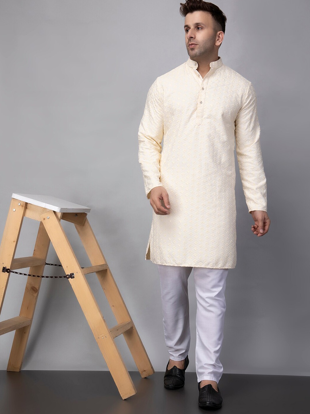 

Hangup Cream Coloured Sequin Chifley Regular Kurta with Pyjamas