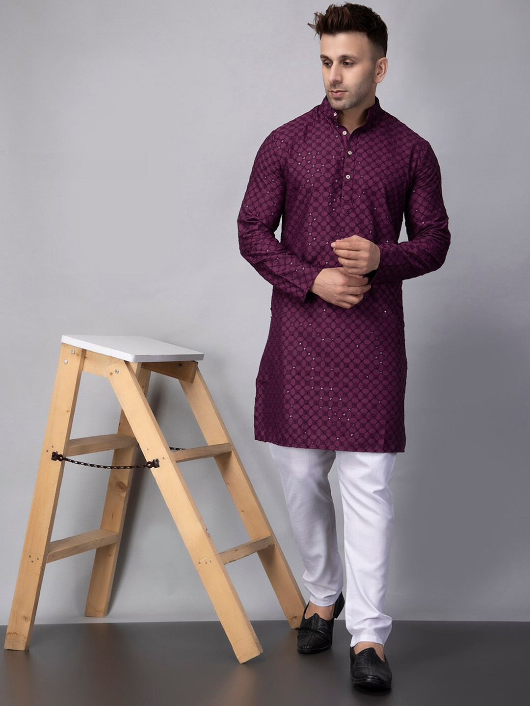 

Hangup Geometric Mandarin Collar Full Sleeves Thread Work Straight Kurta with Pyjamas, Purple