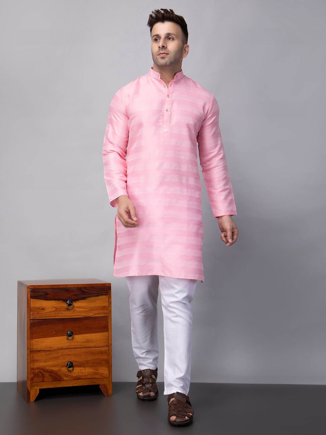 

Hangup Pink Dobby Jacquard Regular Kurta with Pyjamas
