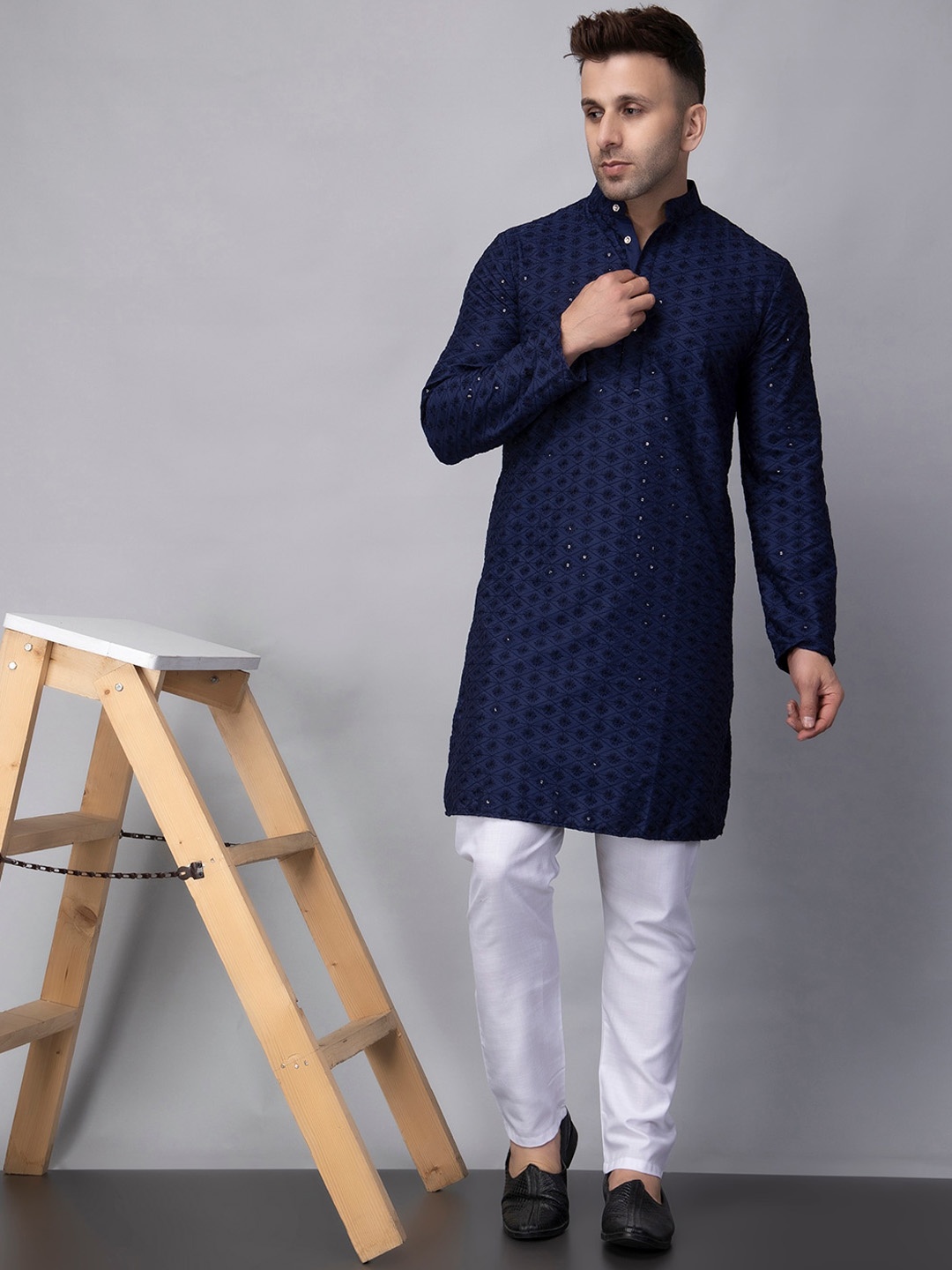 

hangup plus Embroidered Regular Kurta with Pyjamas, Navy blue