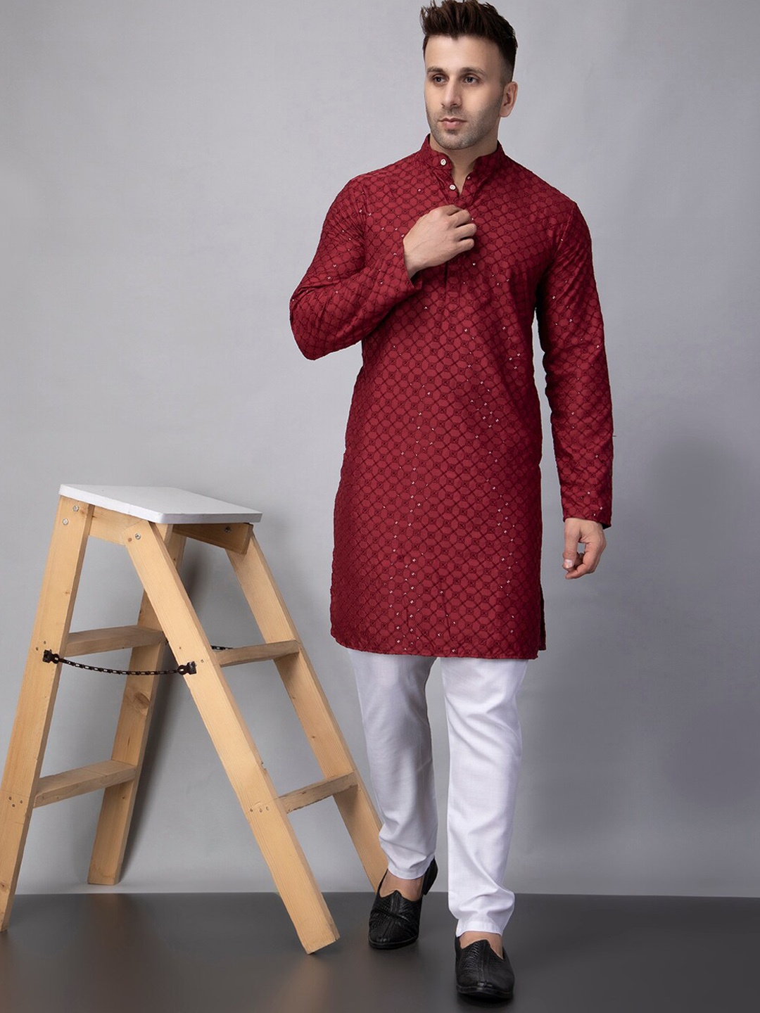 

hangup plus Geometric Sequinned Regular Mandarin Collar Kurta With Pyjamas, Maroon