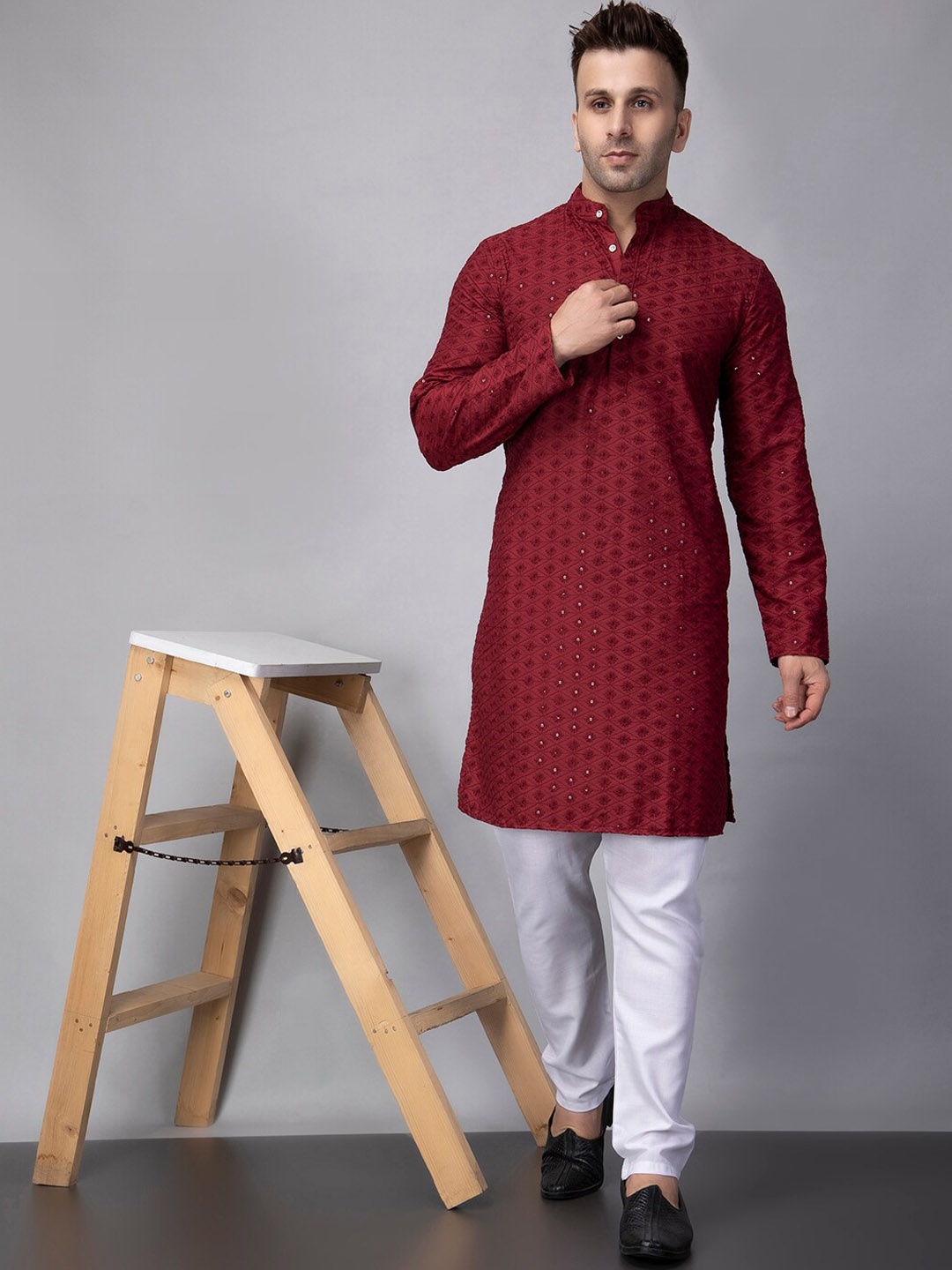 

hangup plus Ethnic Embroidered Mandarin Collar Straight Kurta with Pyjamas, Maroon