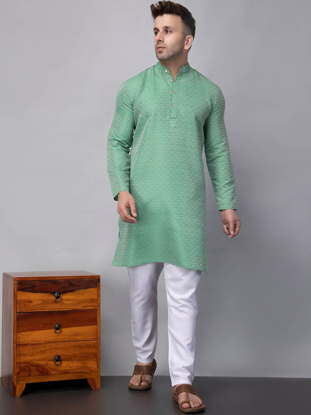 

hangup plus Geometric Mandarin Collar Full Sleeves Straight Kurta with Pyjamas, Green