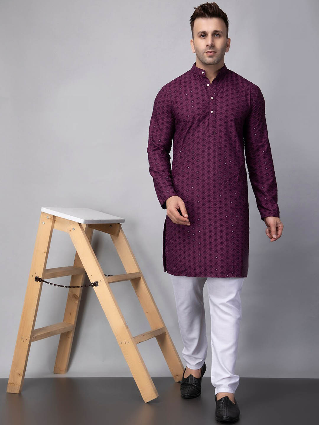 

hangup plus Geometric Mandarin Collar Full Sleeves Thread Work Straight Kurta with Pyjamas, Purple