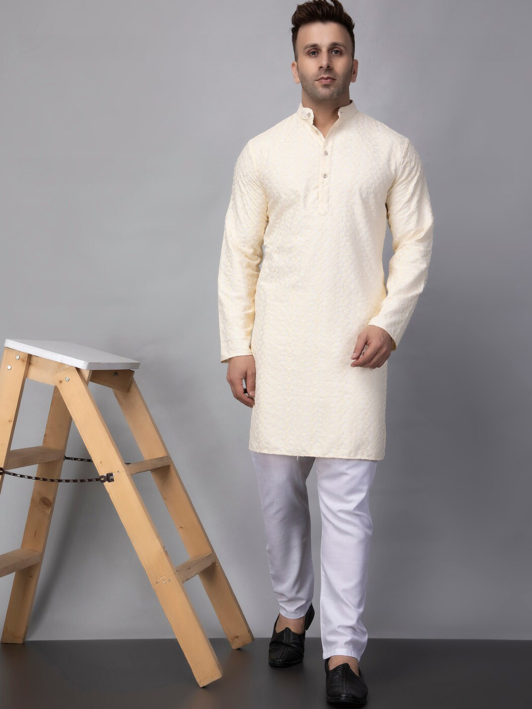 

hangup plus Floral Embroidered Sequin Straight Kurta with Pyjama, Off white