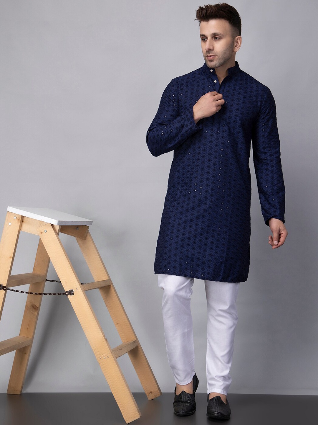 

hangup plus Geometric Embroidered Sequinned Straight Kurta With Pyjama, Navy blue