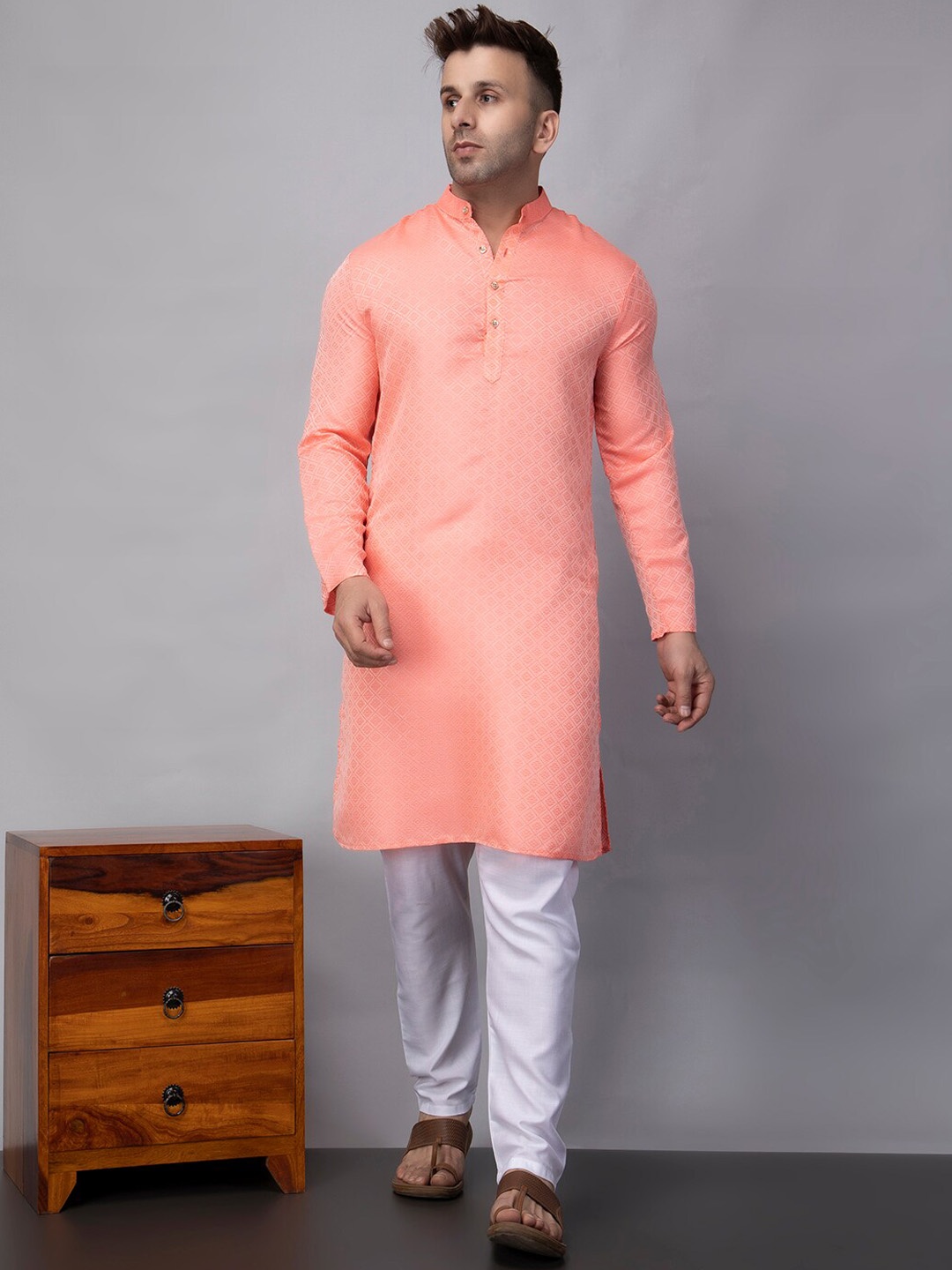 

hangup trend Geometric Woven Design Mandarin Collar Straight Jacquard Kurta With Pyjama, Peach