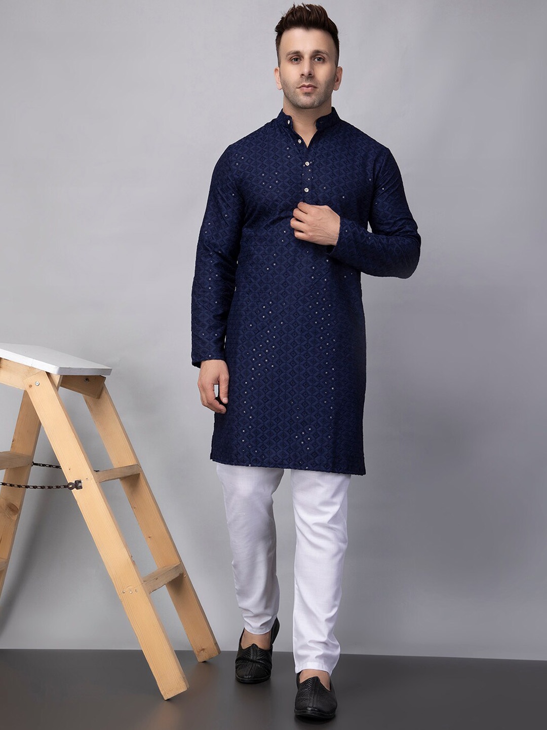 

hangup trend Mandarin Collar Sequinned Straight Kurta with Pyjamas, Navy blue
