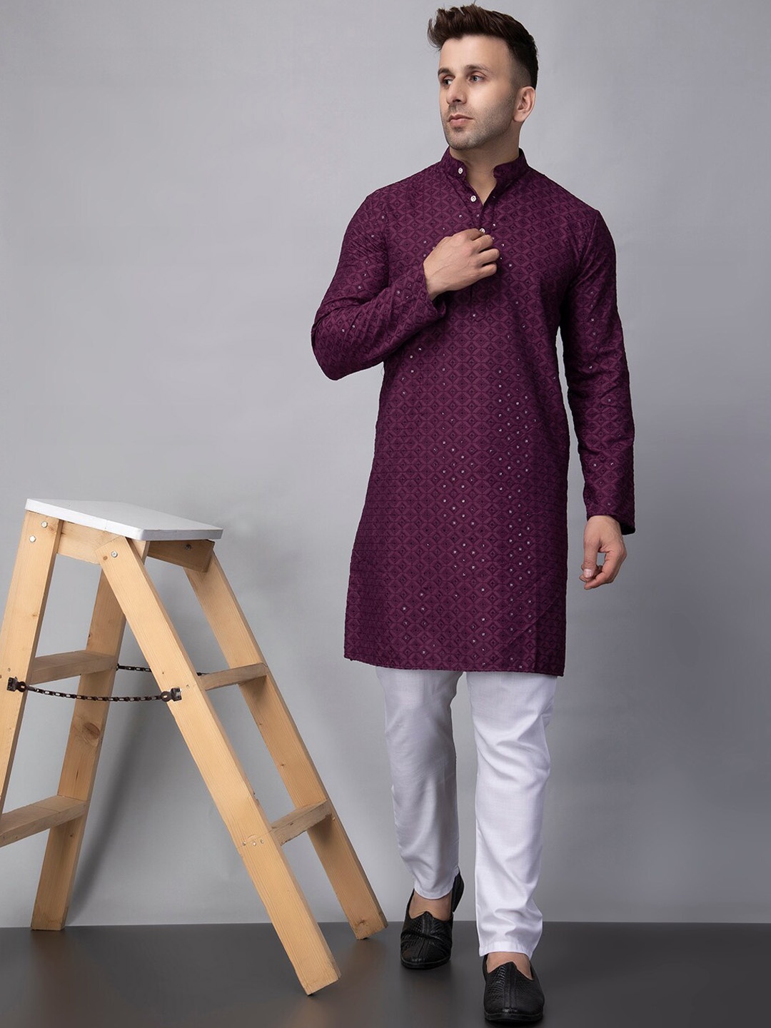 

hangup trend Geometric Sequinned Embroidered Mandarin Collar Straight Kurta With Pyjama, Purple