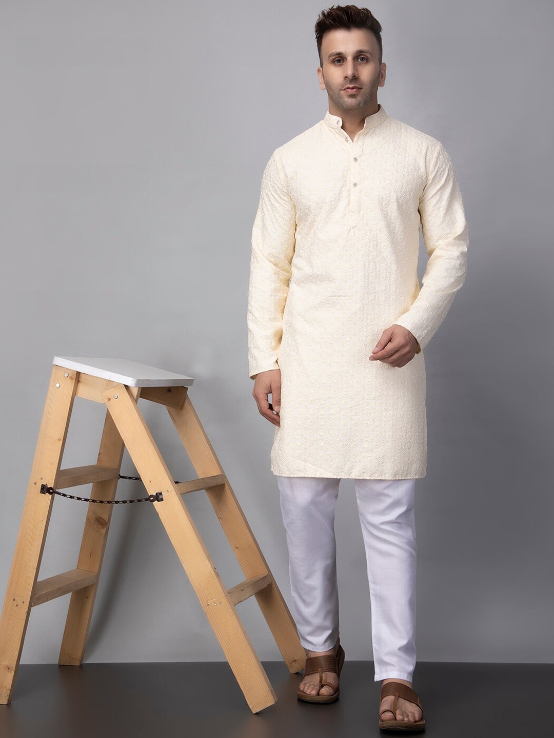 

hangup trend Woven Design Mandarin Collar Straight Kurta with Pyjamas, Cream