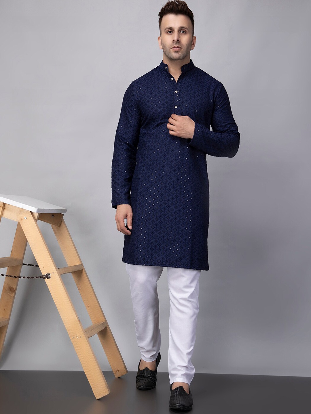 

hangup trend Sequin Embroidered Mandarin Collar Straight Kurta with Pyjamas, Navy blue