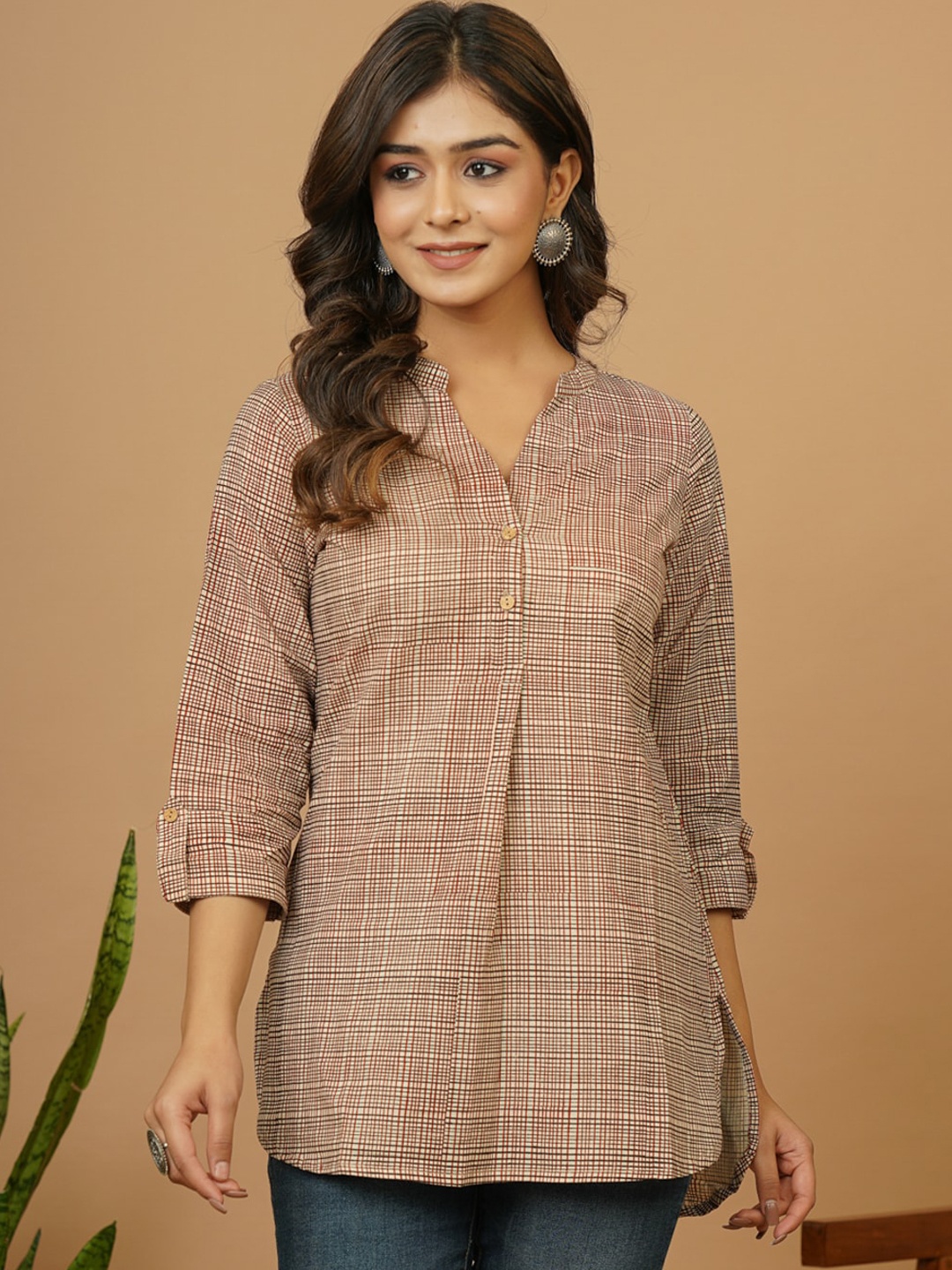 

Adveta Geometric Checked Mandarin Collar A-Line Cotton Kurta, Red