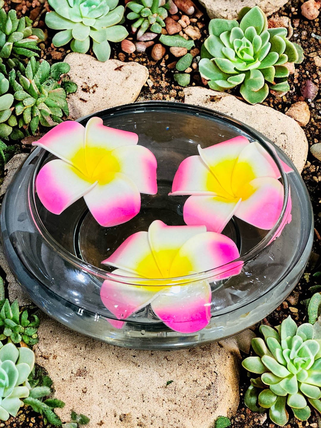 

BS AMOR Black & Pink Glass Urli Vase With 3 Flowers