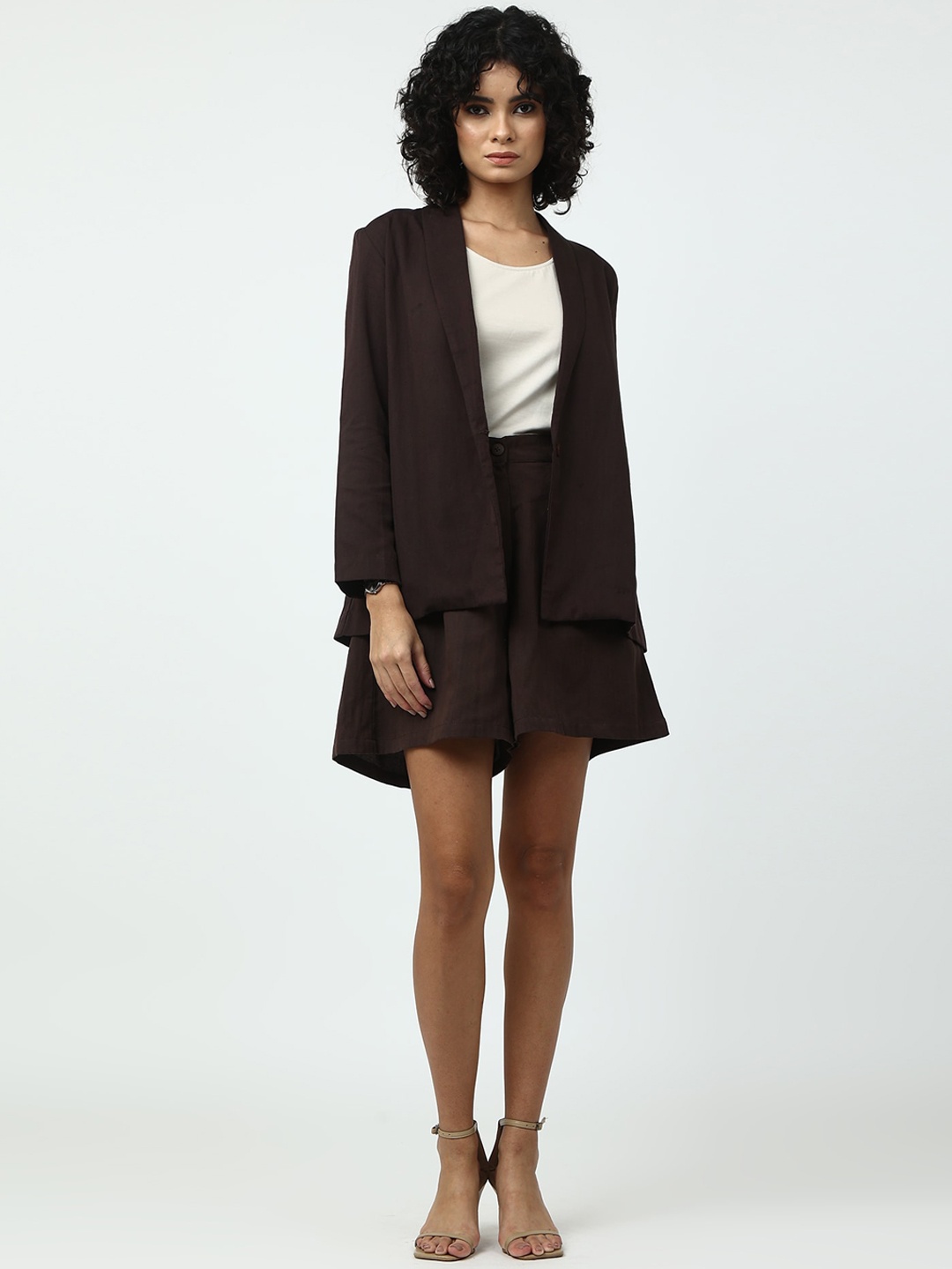 

Saltpetre Scoop Neck Organic Cotton T-shirt With Short & Blazer, Coffee brown