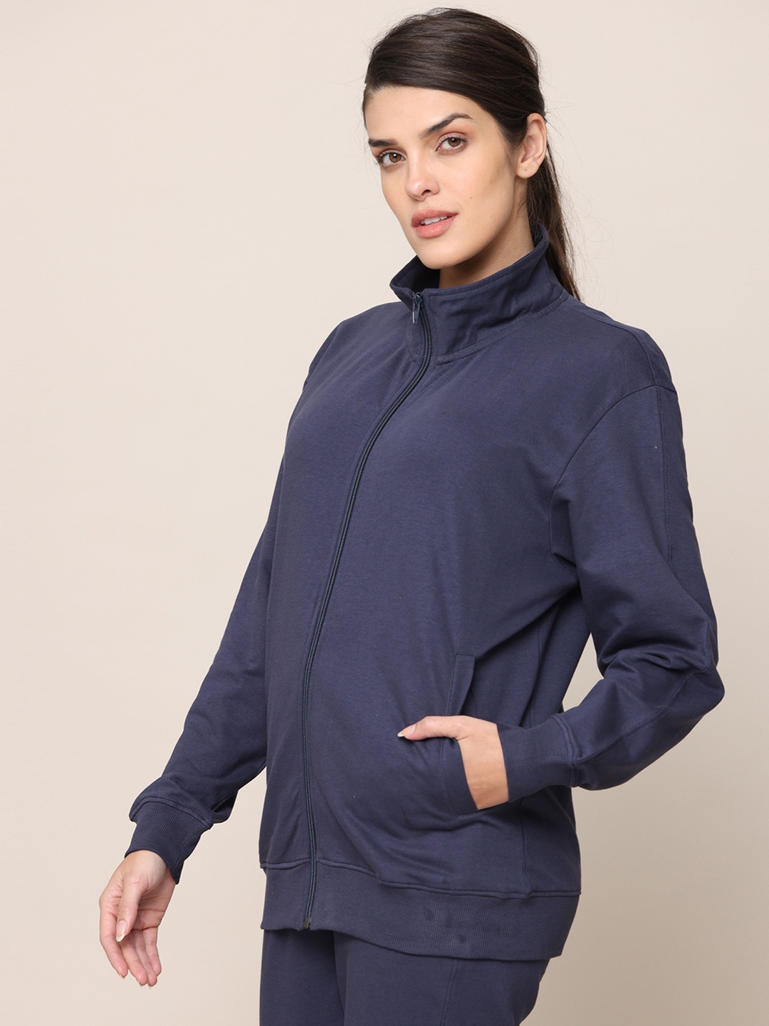 

Saltpetre Round Neck Organic Cotton Top & Capris With Jacket, Maroon