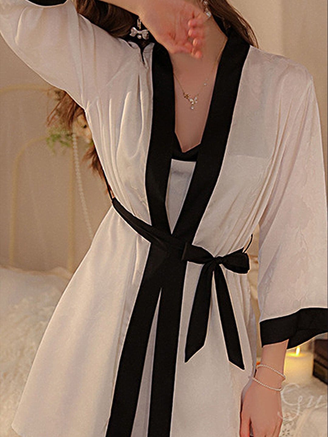 

LULU & SKY Shoulder Straps Nightdress With Robe, White