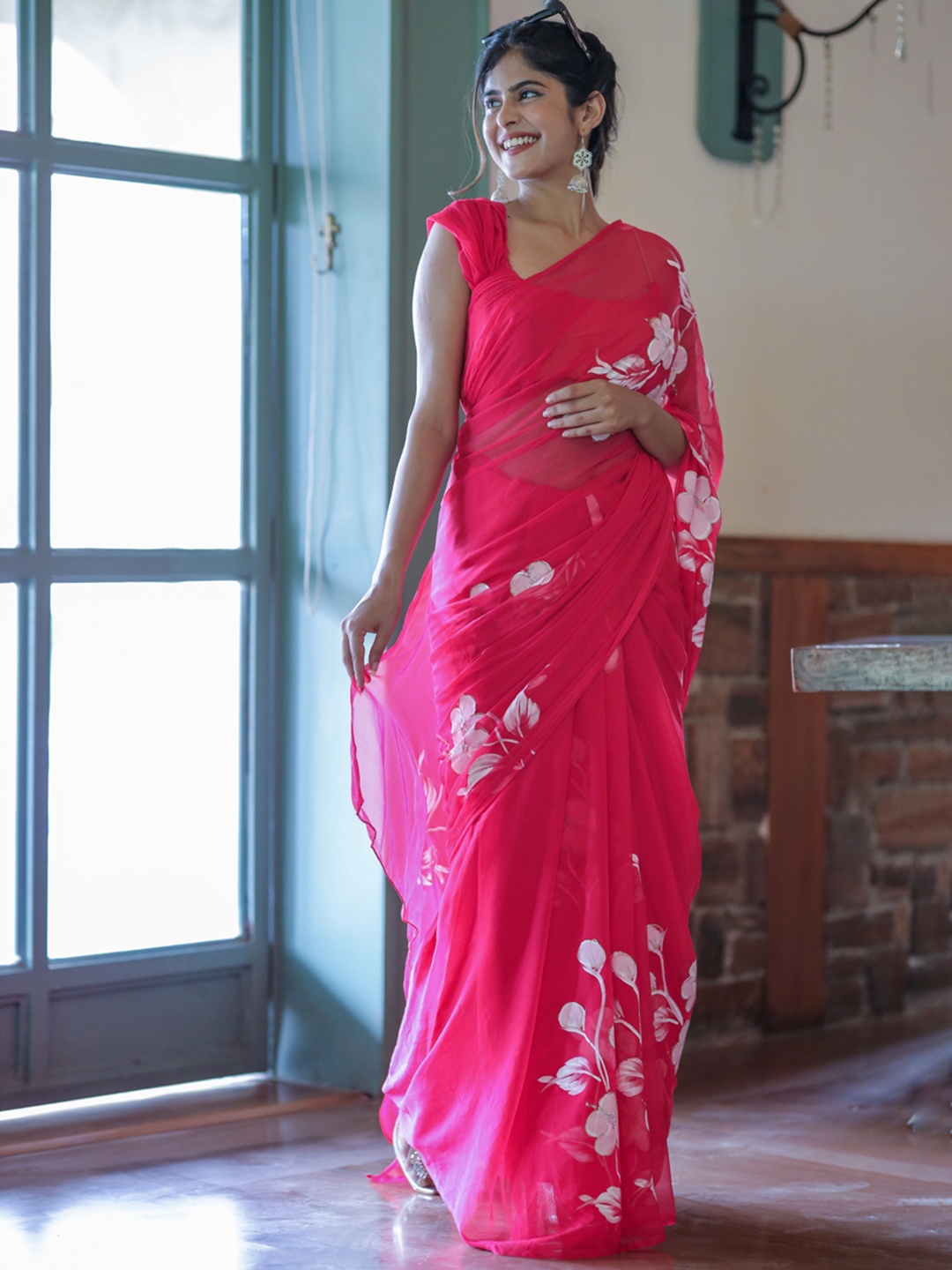 

DiraByDimple Floral Handpainted Chiffon Saree, Pink