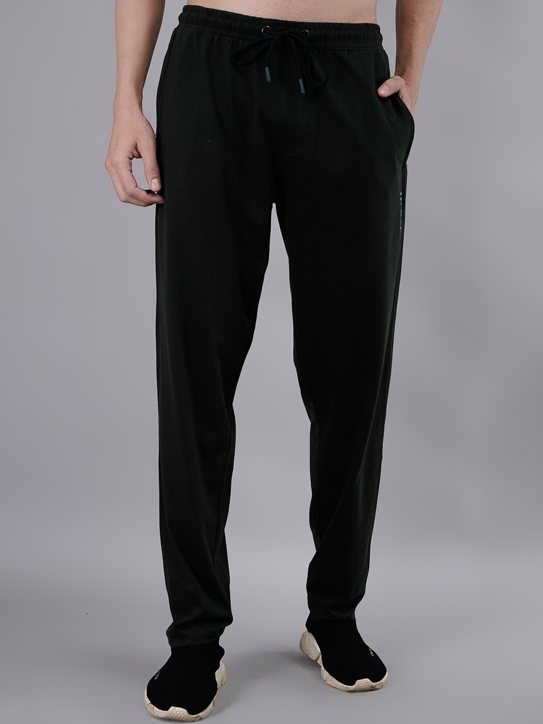 

TIM PARIS Men Regular Fit Cotton Track Pants, Green