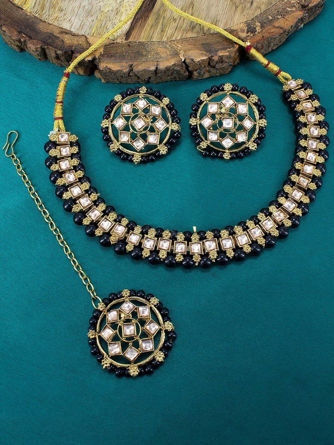 

PRIVIU Gold-Plated Stone-Studded & Beaded Necklace & Earrings