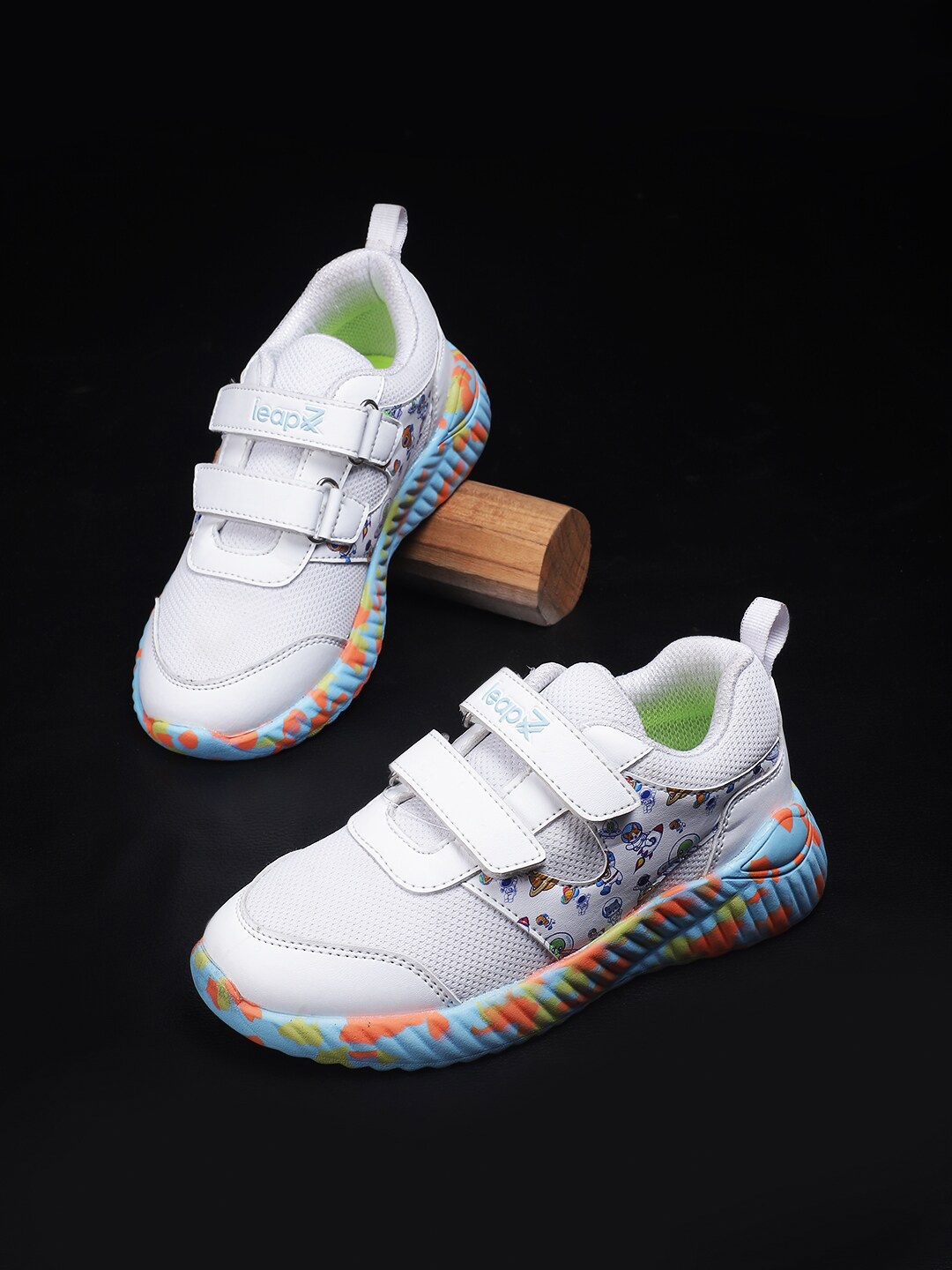 

Liberty Kids Round Toe Walking Shoes, White