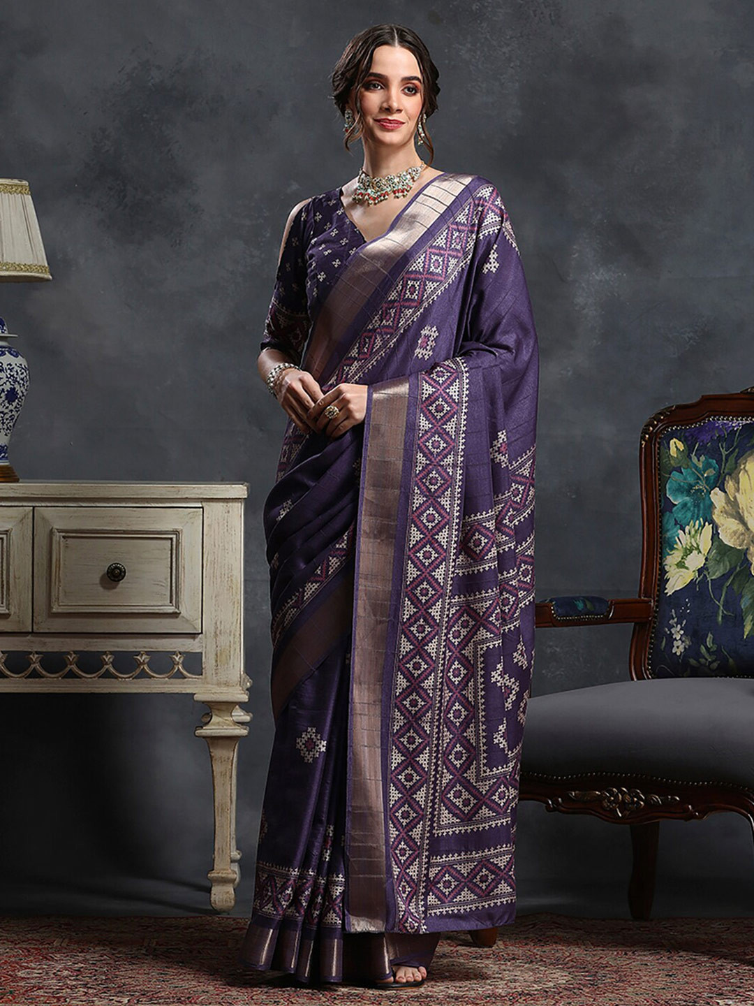 

Saree mall Purple & White Ethnic Printed Zari Sungudi Saree