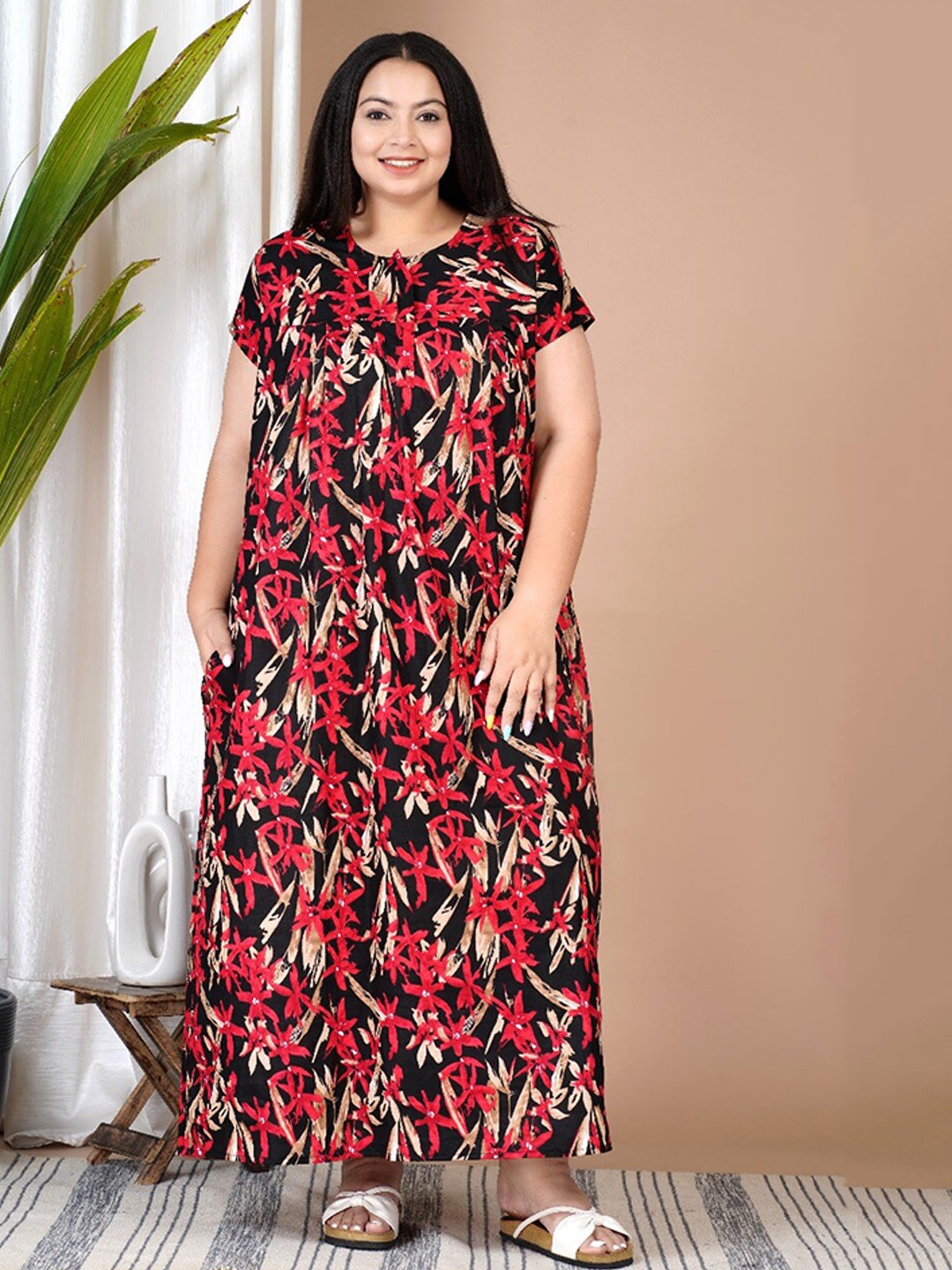 

SP DESIGNS Plus Size Floral Printed Square Neck Pure Cotton Maxi Nightdress, Black
