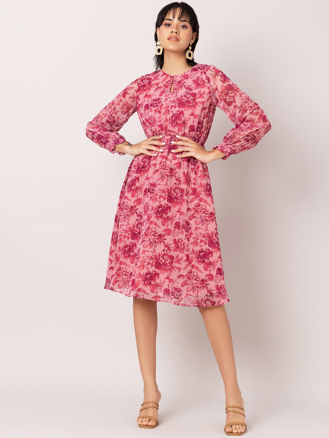 

FabAlley Pink Floral Print Keyhole Neck Georgette Fit & Flare Dress