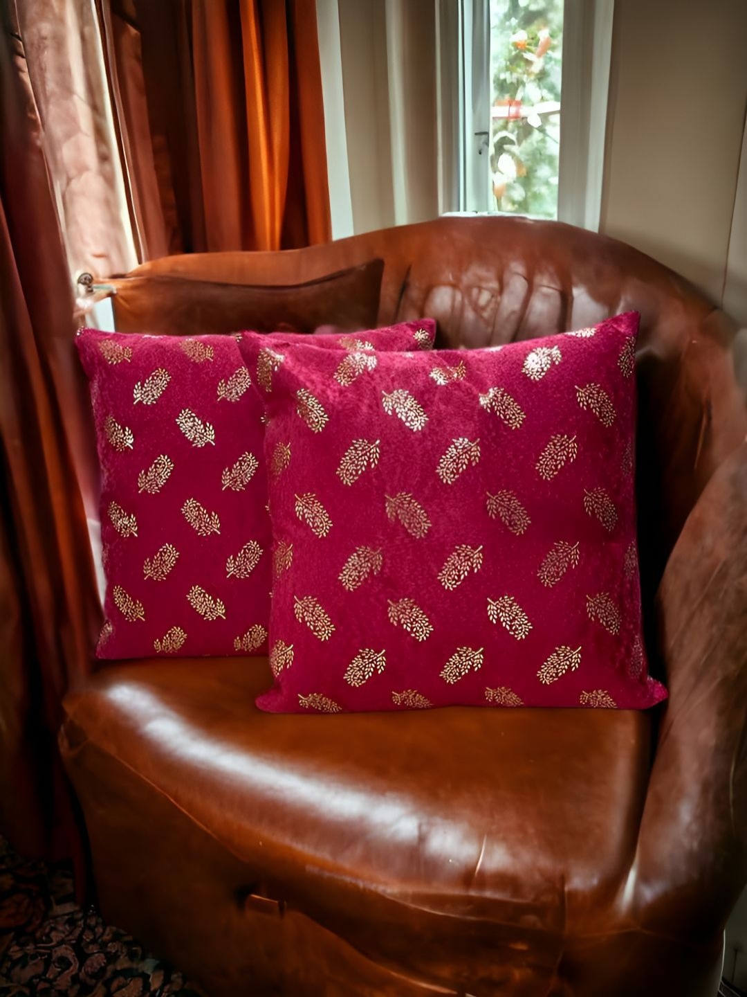 

CASA-NEST Red & Gold-Toned 2 Pieces Floral Square Cushion Covers