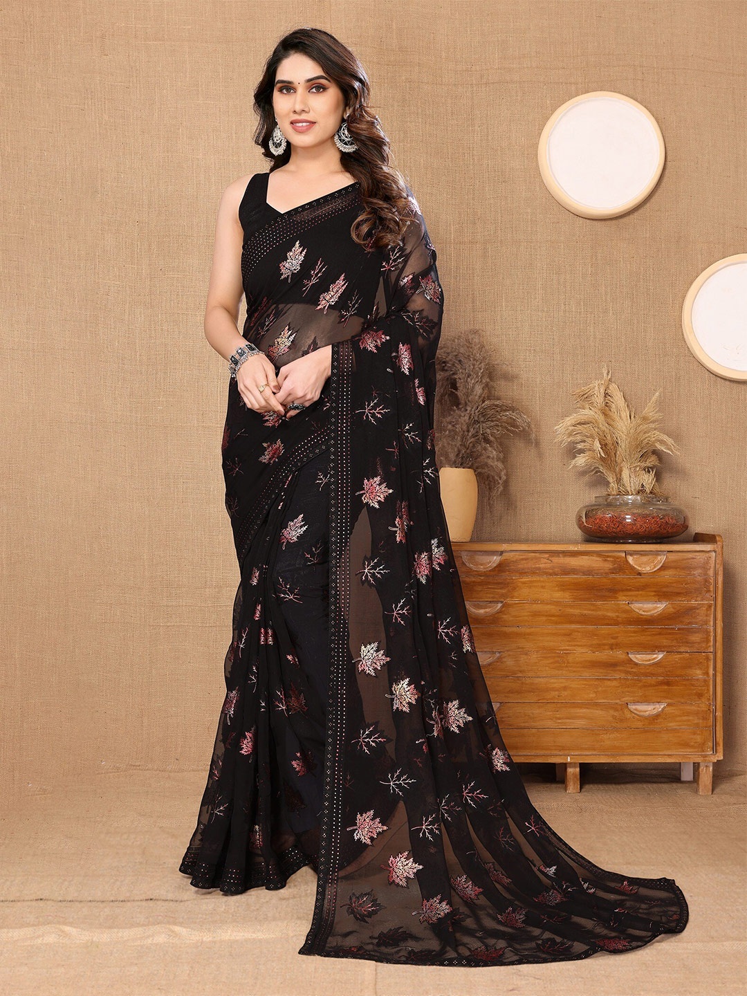 

FABMORA Sequinned Embellished Brasso Saree, Black